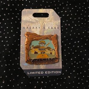 Limited Edition Disney Star Wars Galaxy’s Edge DJ R3X Pin